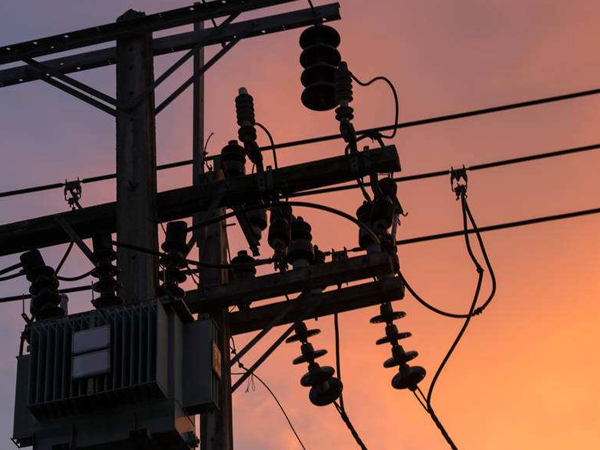 變壓器出廠前應(yīng)該進(jìn)行哪些項目檢查